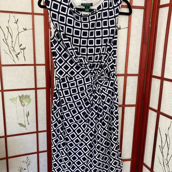 Dress-Geometric Pattern - Picture 1 of 3